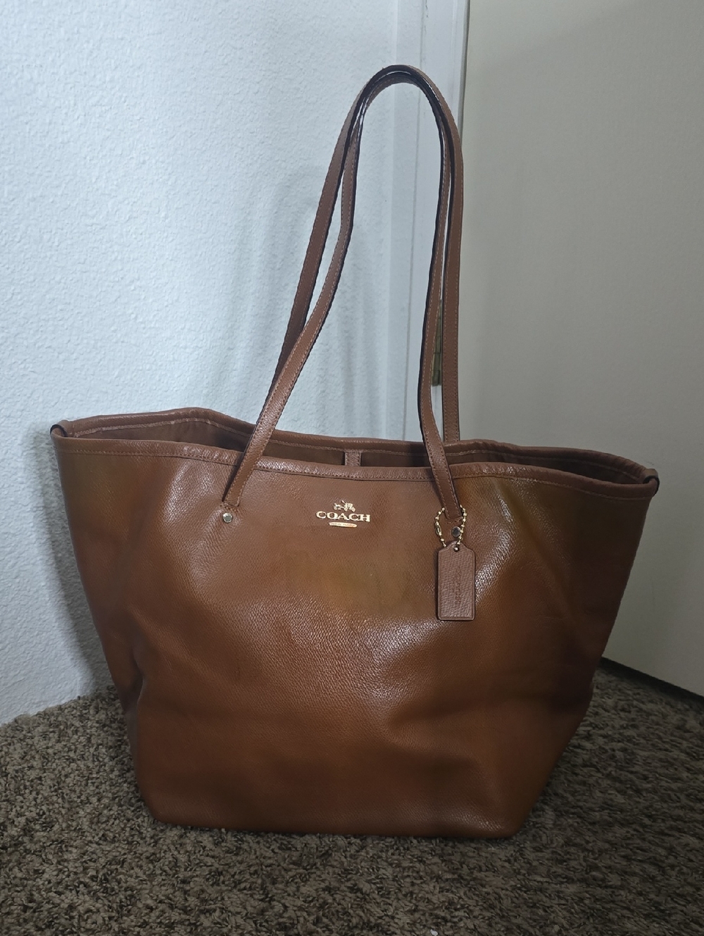 Coach Brown Leather Large Tote Bag W/ Gold Hardware (GOOD)(READ)✨️🤎✨️ - Picture 2 of 15